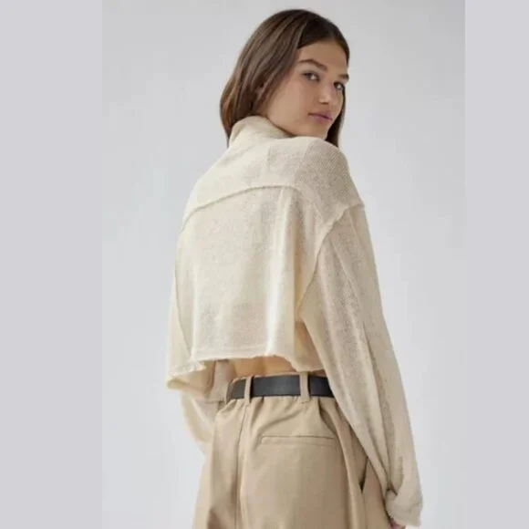 Urban Outfitters knit crop - Picture 2 of 5